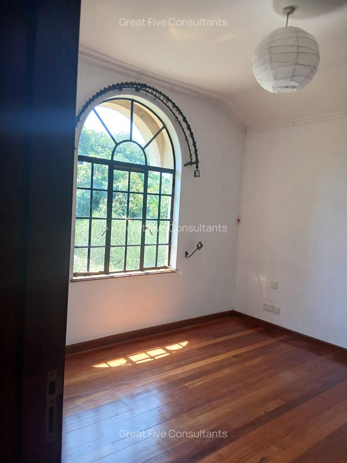 4 Bed Villa with En Suite in Runda - 12