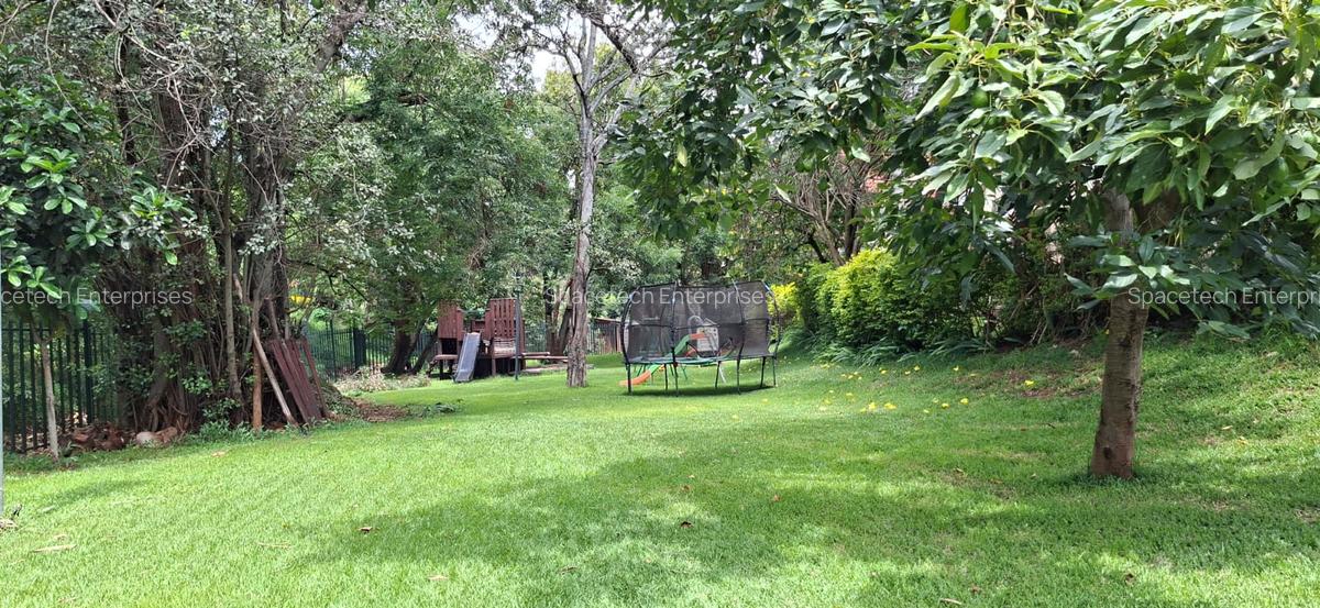 4 Bed Townhouse with En Suite in Lavington - 6