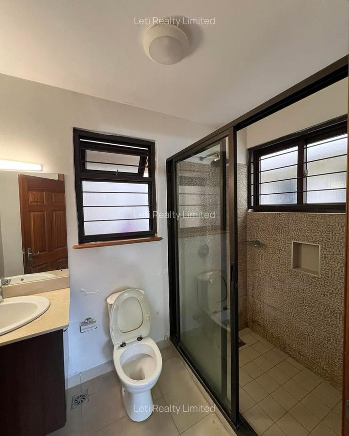 5 Bed Townhouse with En Suite in Lavington - 10