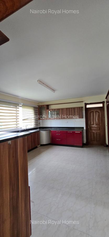 5 Bed Townhouse with En Suite at Grovelia Grove - 4