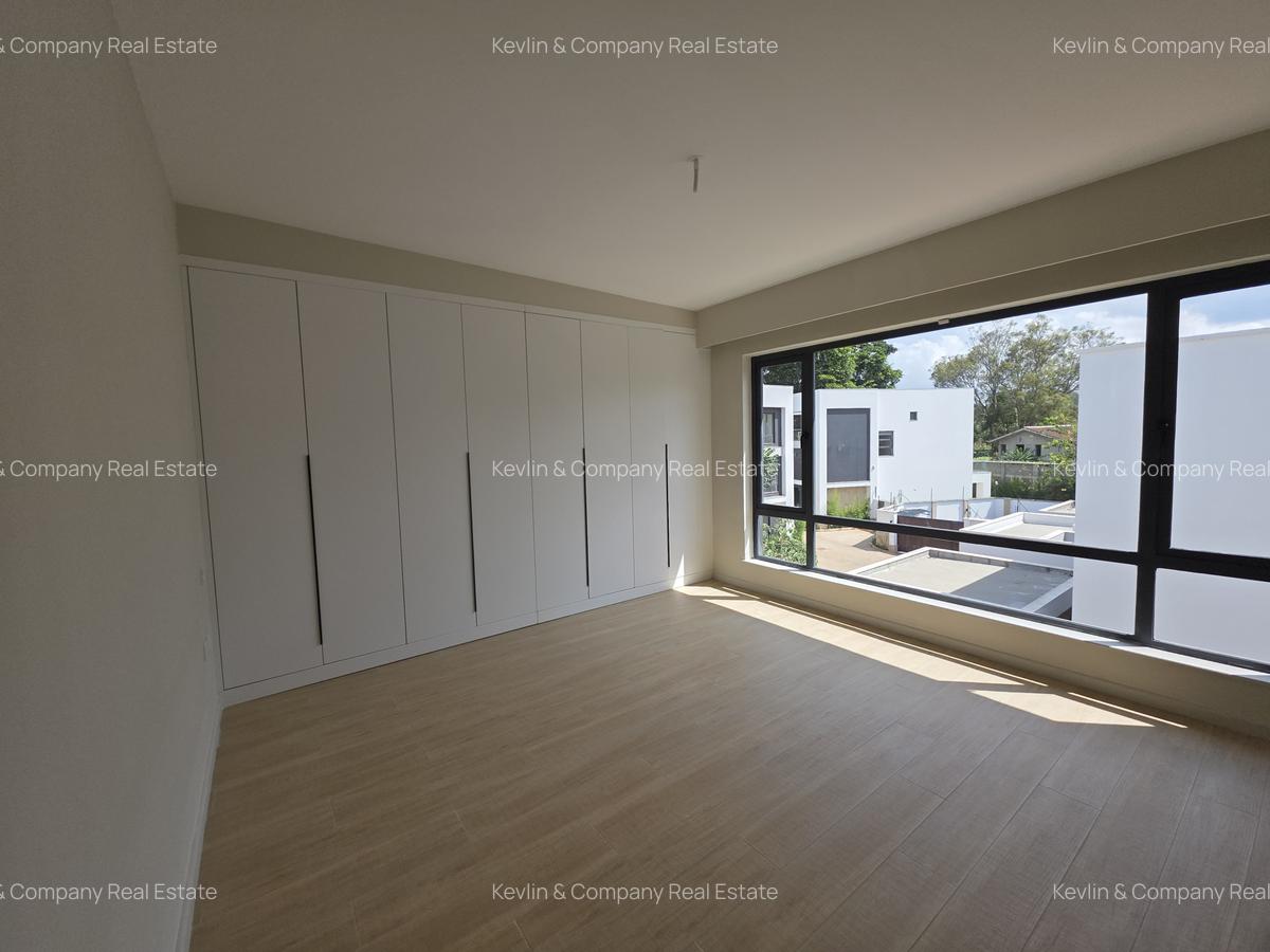 5 Bed Townhouse with En Suite in Kyuna - 18