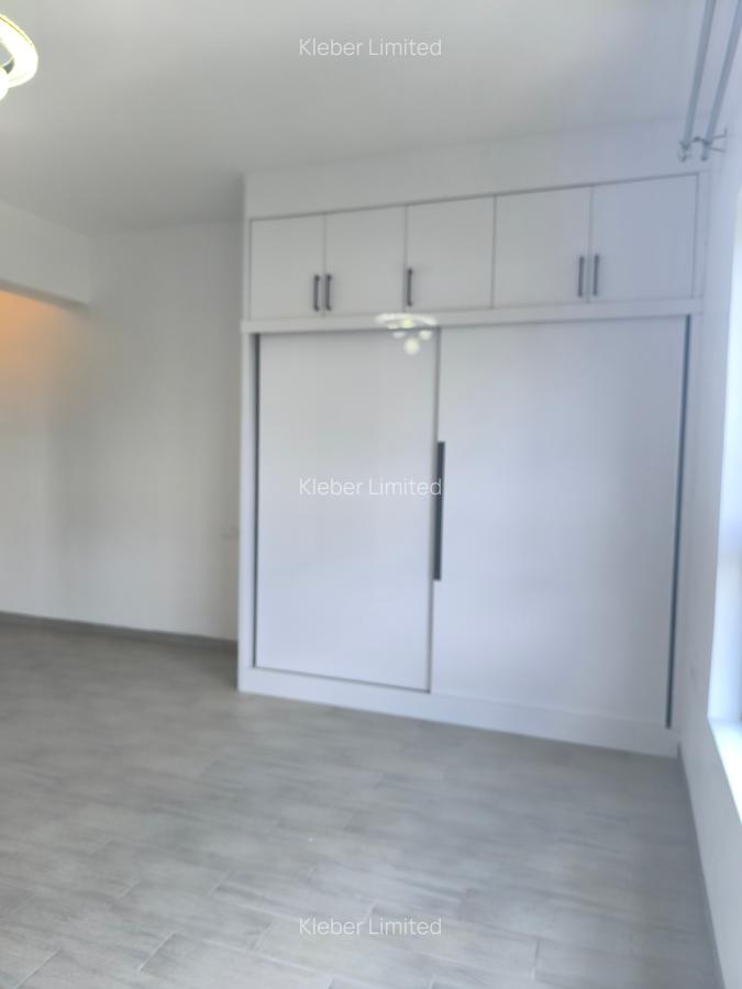 2 Bed Apartment with En Suite in Lavington - 12