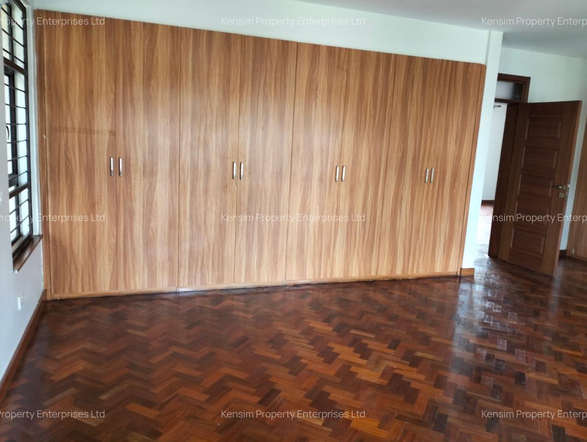 5 Bed Townhouse with En Suite in Lavington - 17