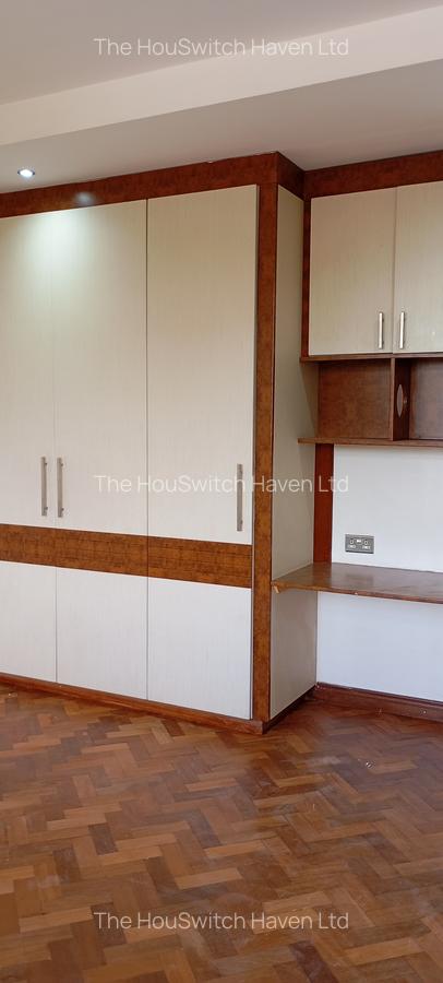 3 Bed Apartment with En Suite at Off Riverside Drive - 16