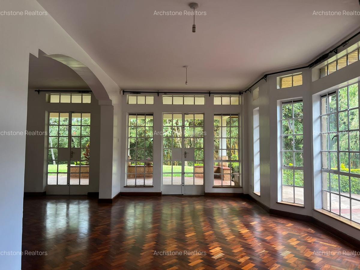 5 Bed Townhouse with En Suite in Rosslyn - 6