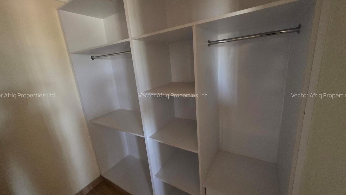 5 Bed Townhouse with En Suite in Ongata Rongai - 16