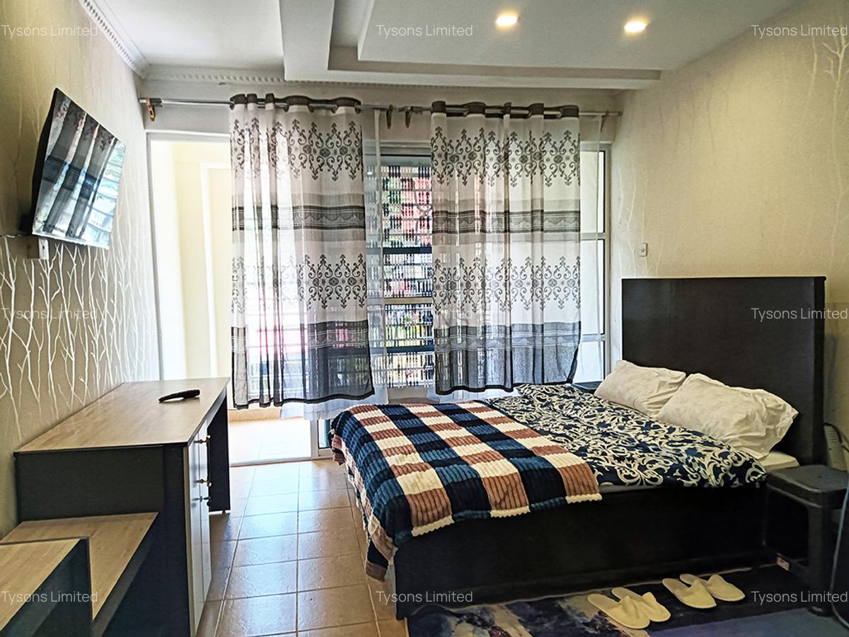 Commercial Property with Garden in Redhill - 9