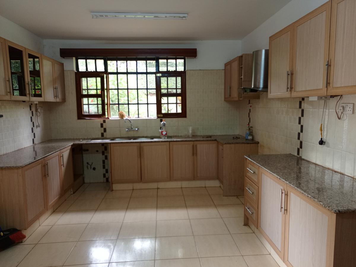 4 Bed Townhouse with En Suite in Rosslyn - 5