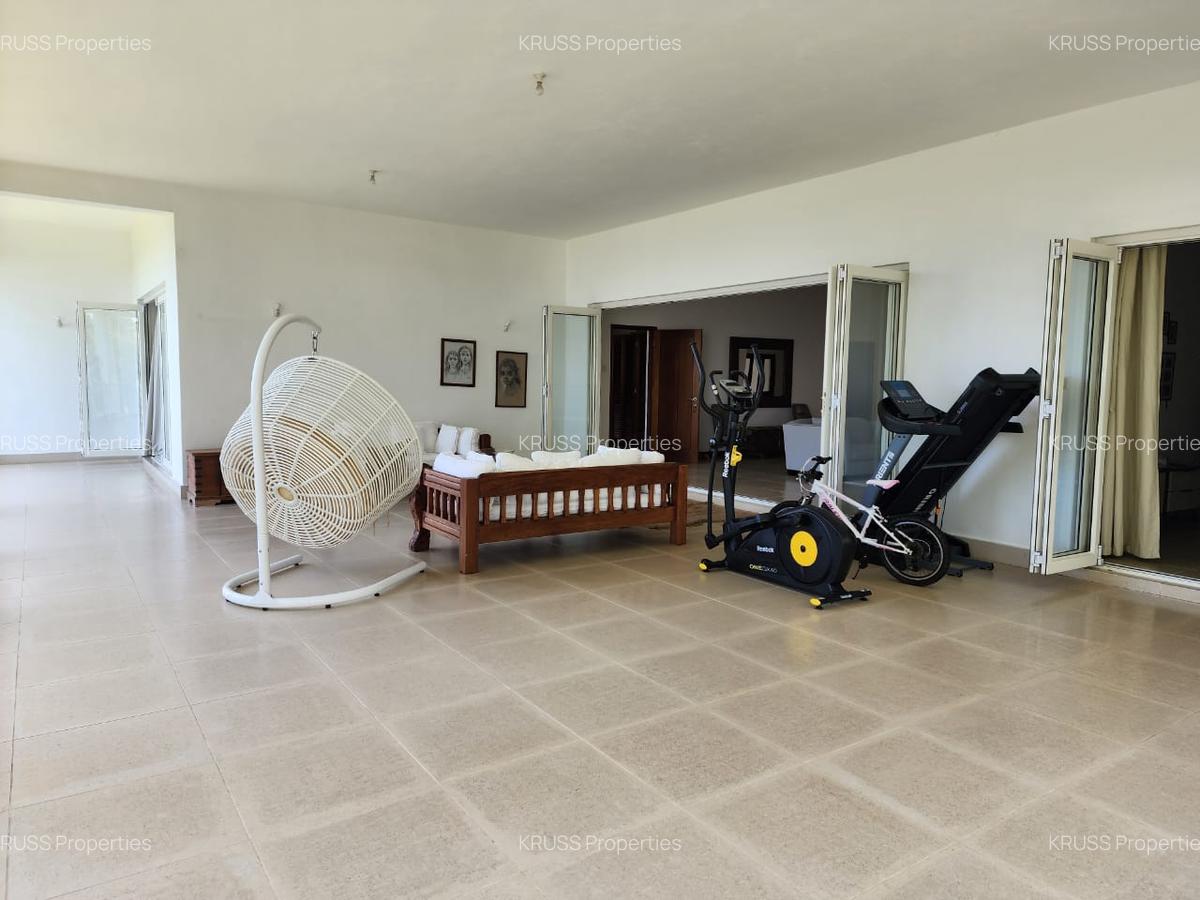 3 Bed Apartment with En Suite at Ar185 - 18