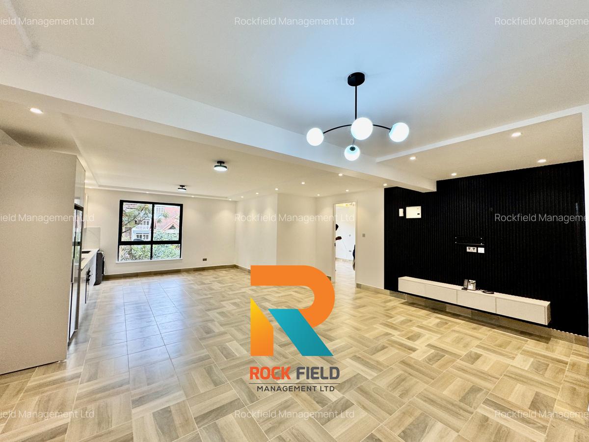 1 Bed Apartment with En Suite in Brookside - 6