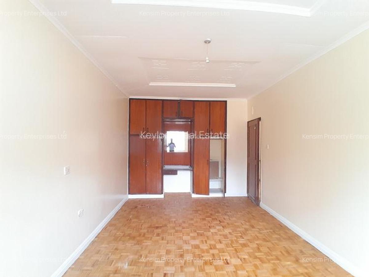 5 Bed Townhouse with En Suite in Lavington - 15