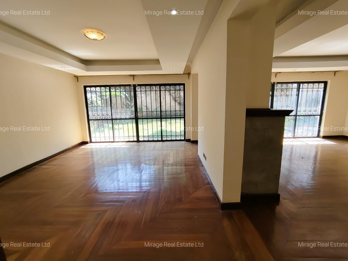 5 Bed Townhouse with En Suite in Lavington - 7