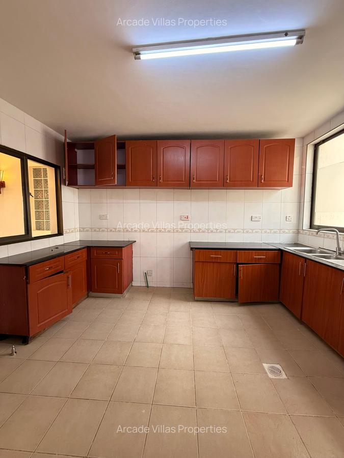 3 Bed Apartment with En Suite in Kileleshwa - 3