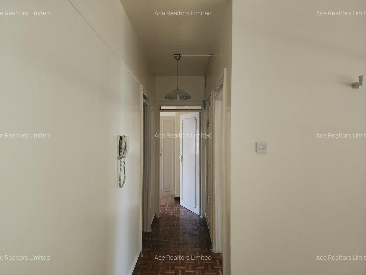 2 Bed Apartment with En Suite at Near Sarit Centre - 5