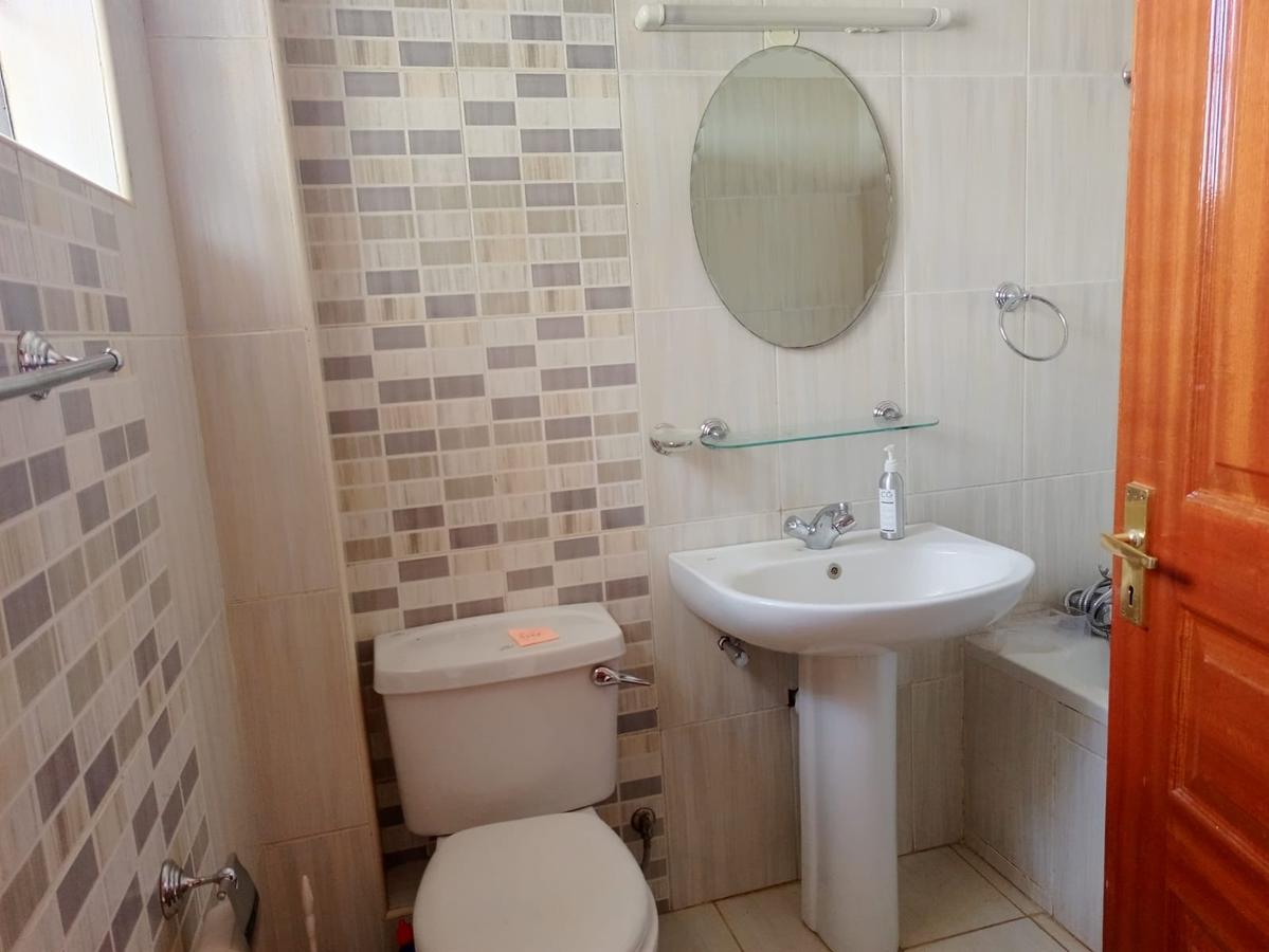 4 Bed House with En Suite in Rosslyn - 11