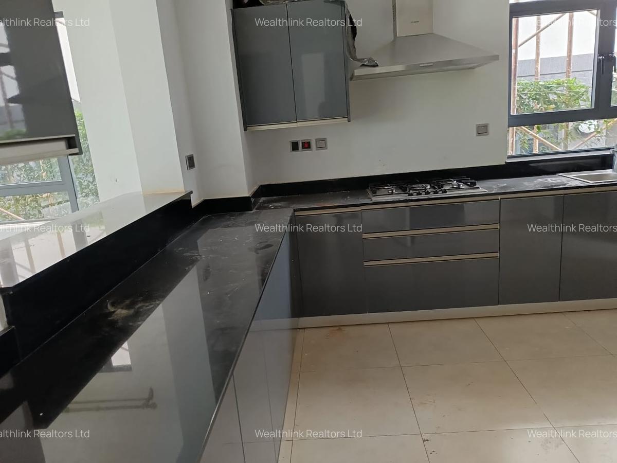 4 Bed Townhouse with Swimming Pool at Five Star Paradise - 10