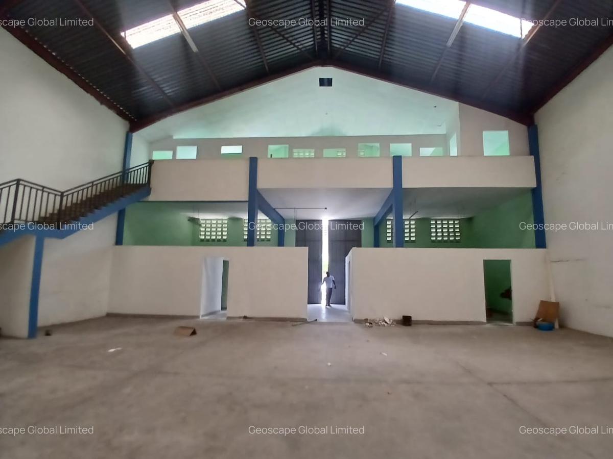 5,700 ft² Warehouse with Backup Generator in Industrial Area - 6