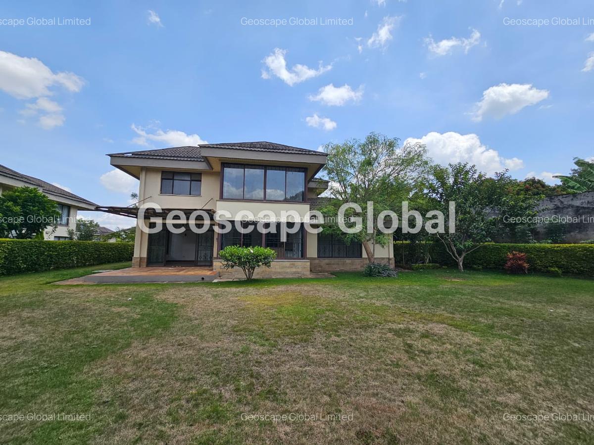 4 Bed Villa with En Suite in Ridgeways - 3