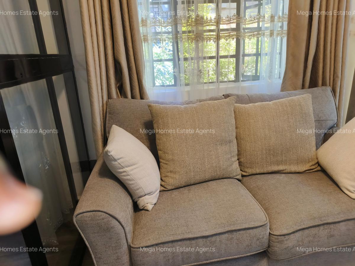 Serviced 1 Bed Apartment with En Suite in Runda - 4