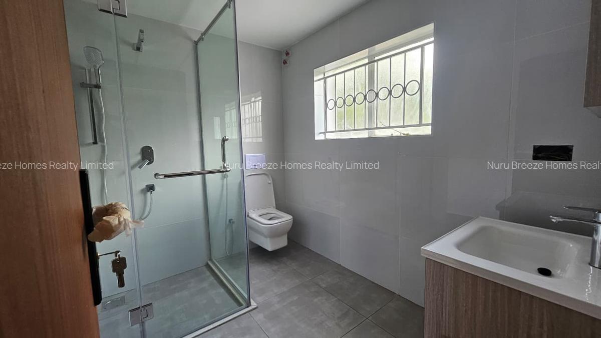 4 Bed House with En Suite in Runda - 18