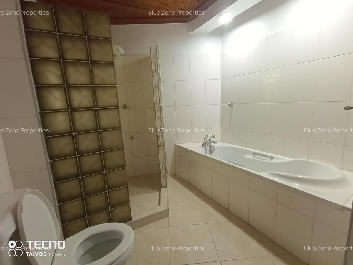 5 Bed House with En Suite at Off Un Avenue - 13