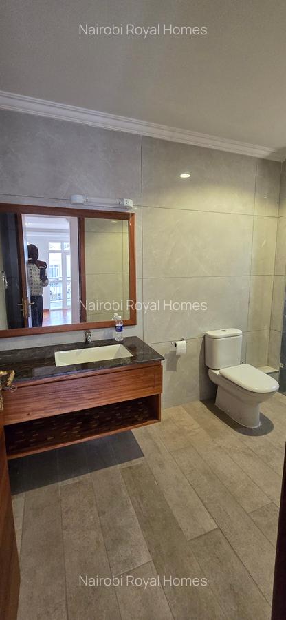 5 Bed Townhouse with En Suite at Lavington Green - 14