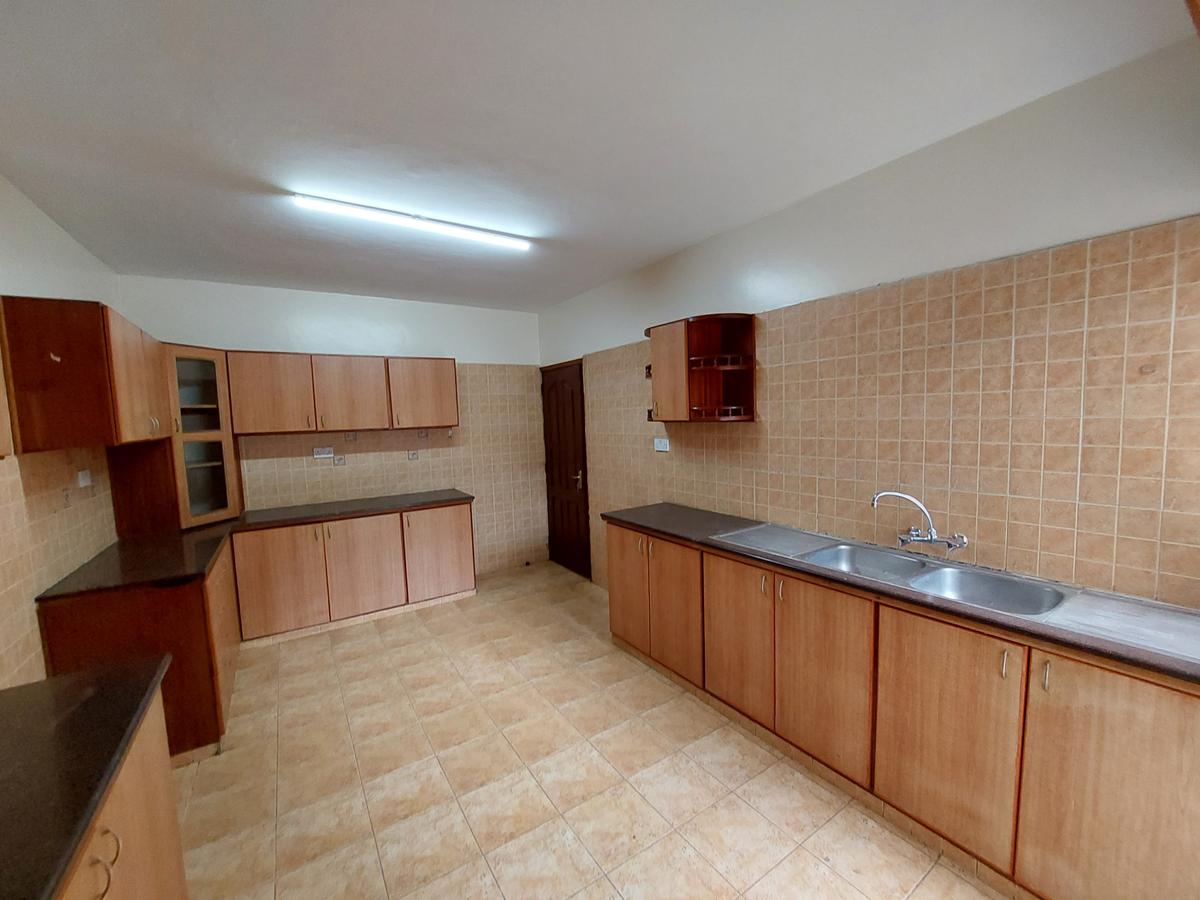 5 Bed Townhouse with En Suite at Lavington Green - 19