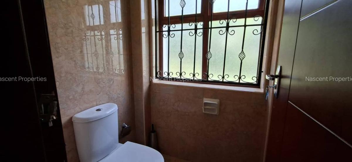 5 Bed Villa with En Suite in Runda - 11