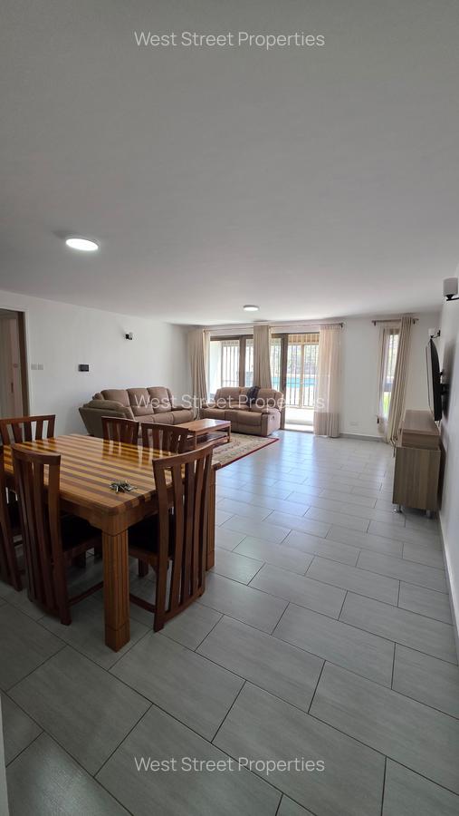 2 Bed Apartment with En Suite at Lavington - 4