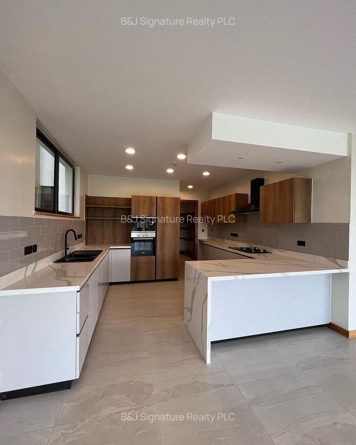 4 Bed Apartment with En Suite in Westlands Area - 5