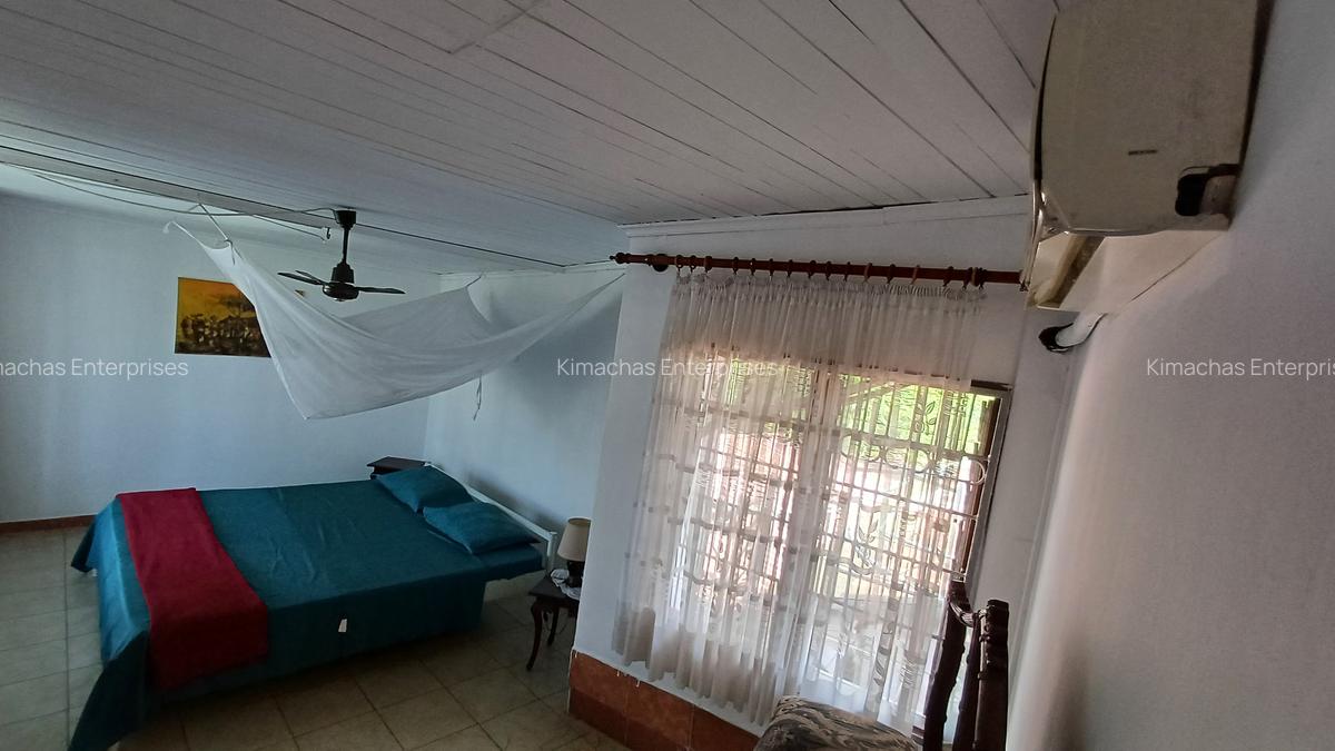 Serviced 1 Bed Apartment with En Suite at 2Nd Avenue Nyali - 6