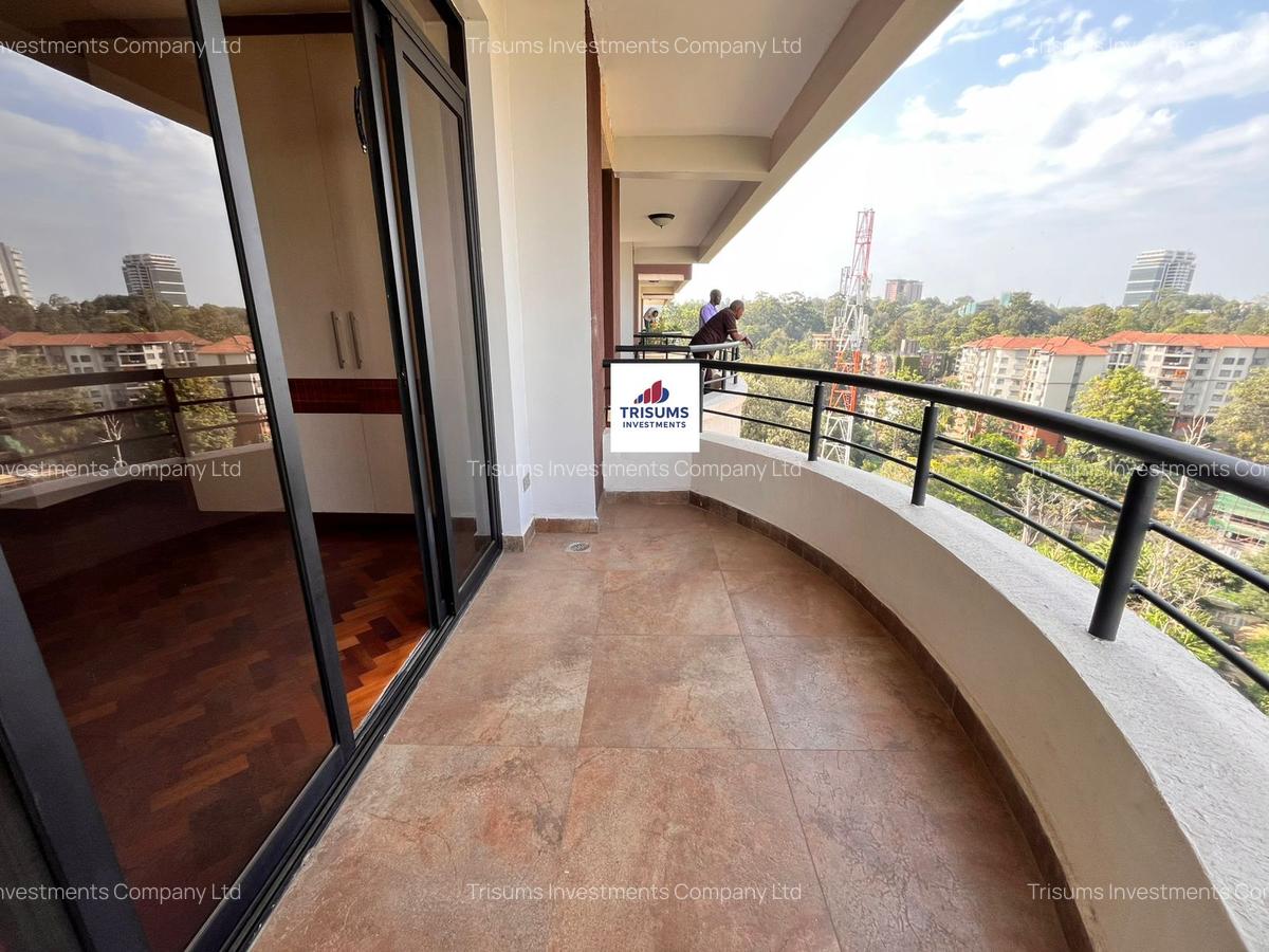 4 Bed Apartment with En Suite in Riverside - 12