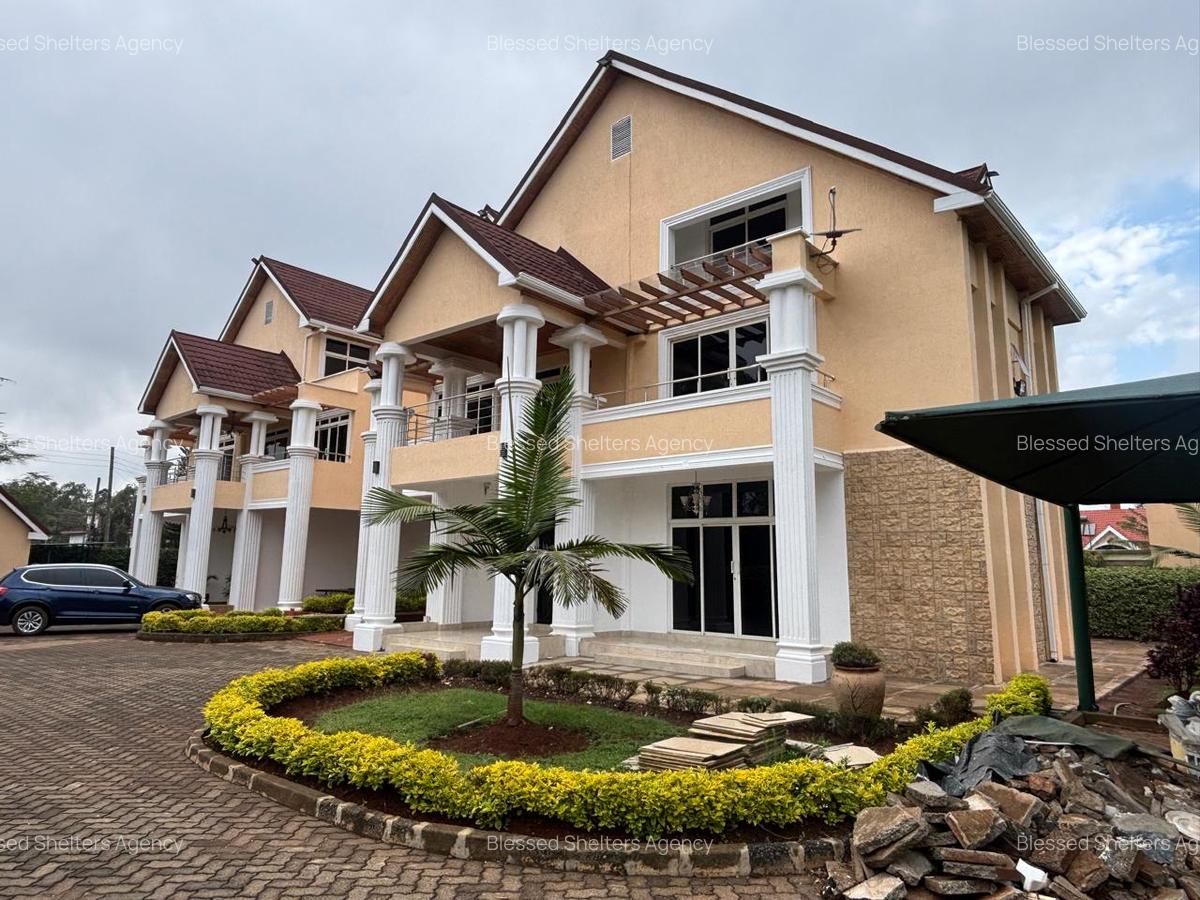 5 Bed Townhouse with En Suite in Ridgeways - 15