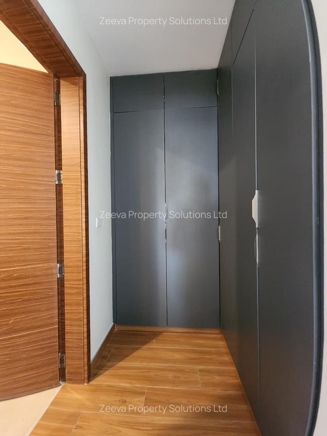 2 Bed Apartment with En Suite in Riverside - 10