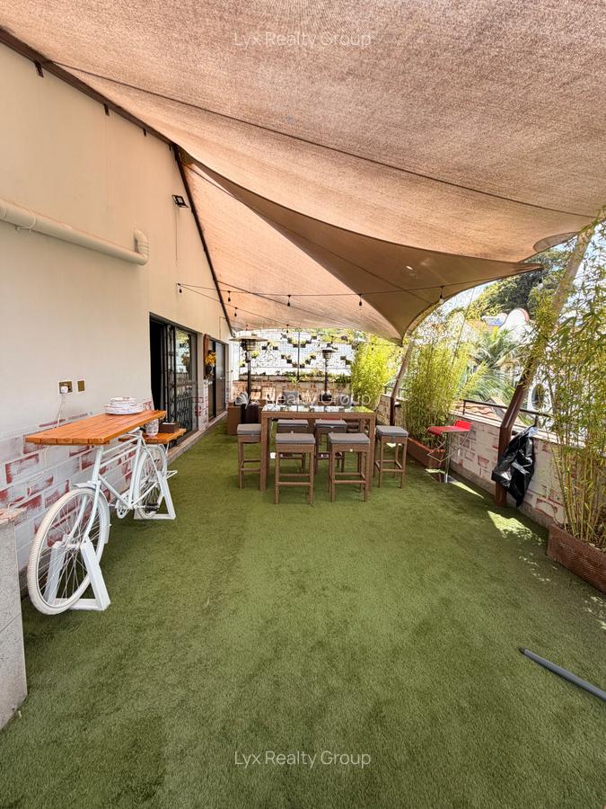 5 Bed Townhouse with En Suite in Westlands Area - 13