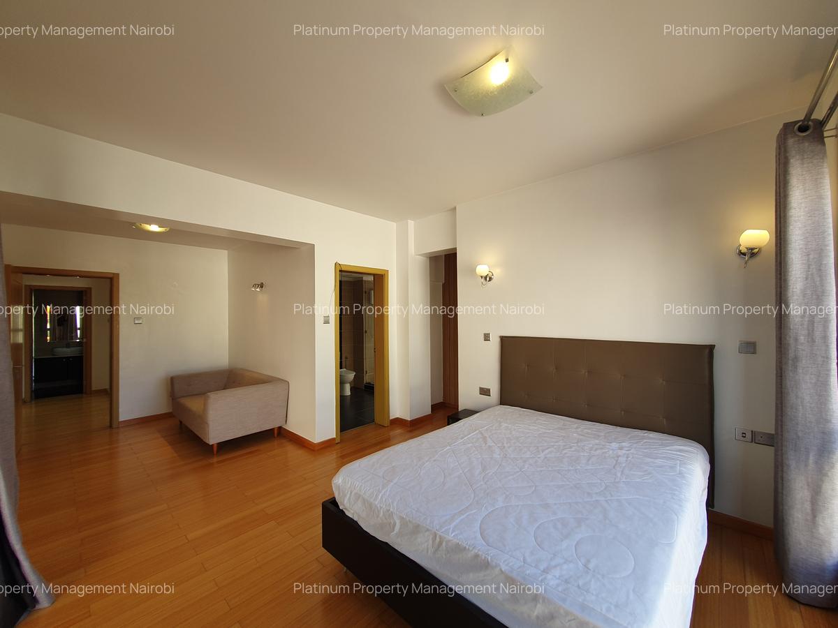 Serviced 2 Bed Apartment with En Suite at Westlands Rd - 11