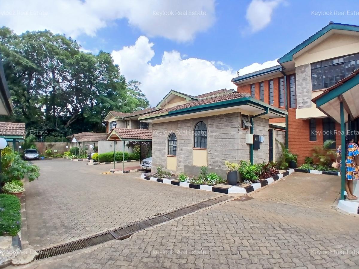 4 Bed Townhouse with En Suite at James Gichuru Road - 4