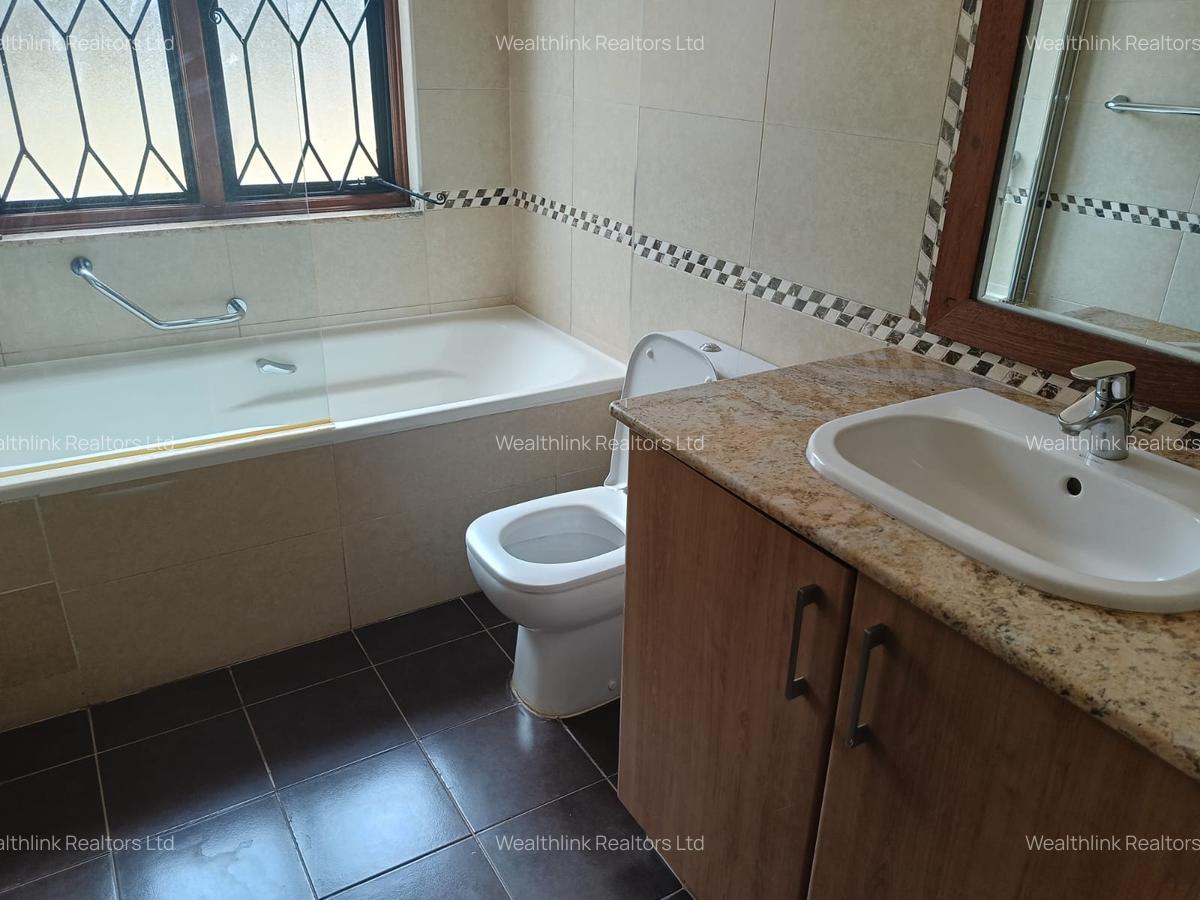 5 Bed Townhouse with En Suite at Gigiri - 14