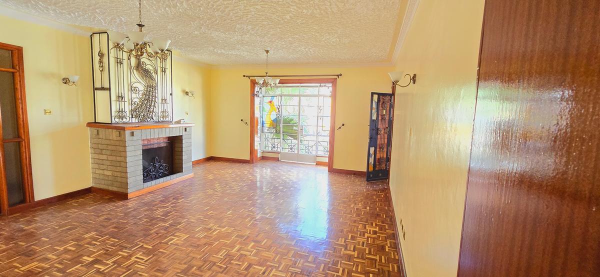 4 Bed Apartment with En Suite at Riverside Drive - 6