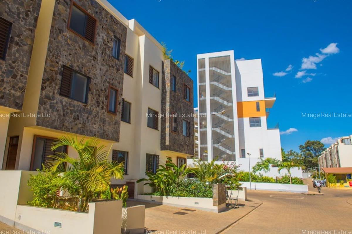 4 Bed Villa with Swimming Pool in Garden Estate - 1