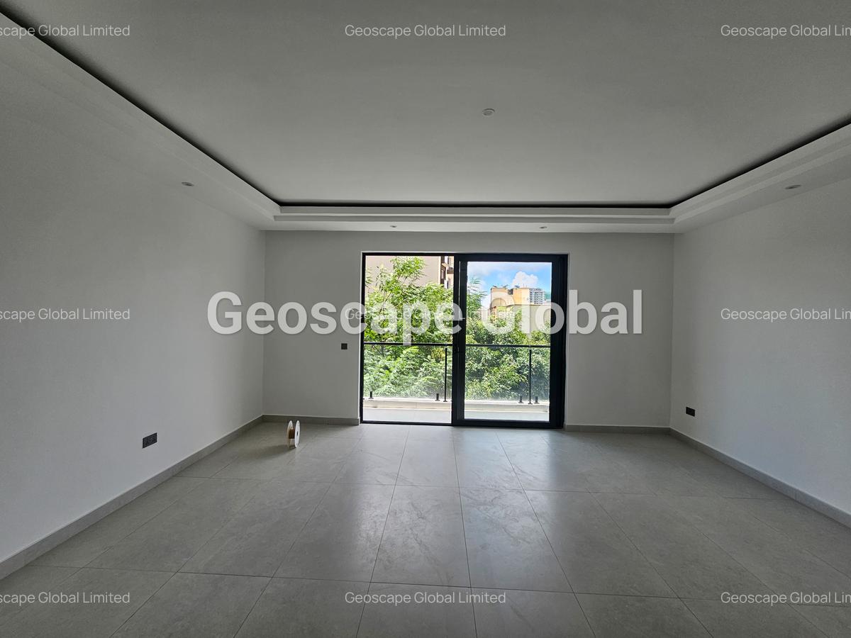 2 Bed Apartment with En Suite in Brookside - 8