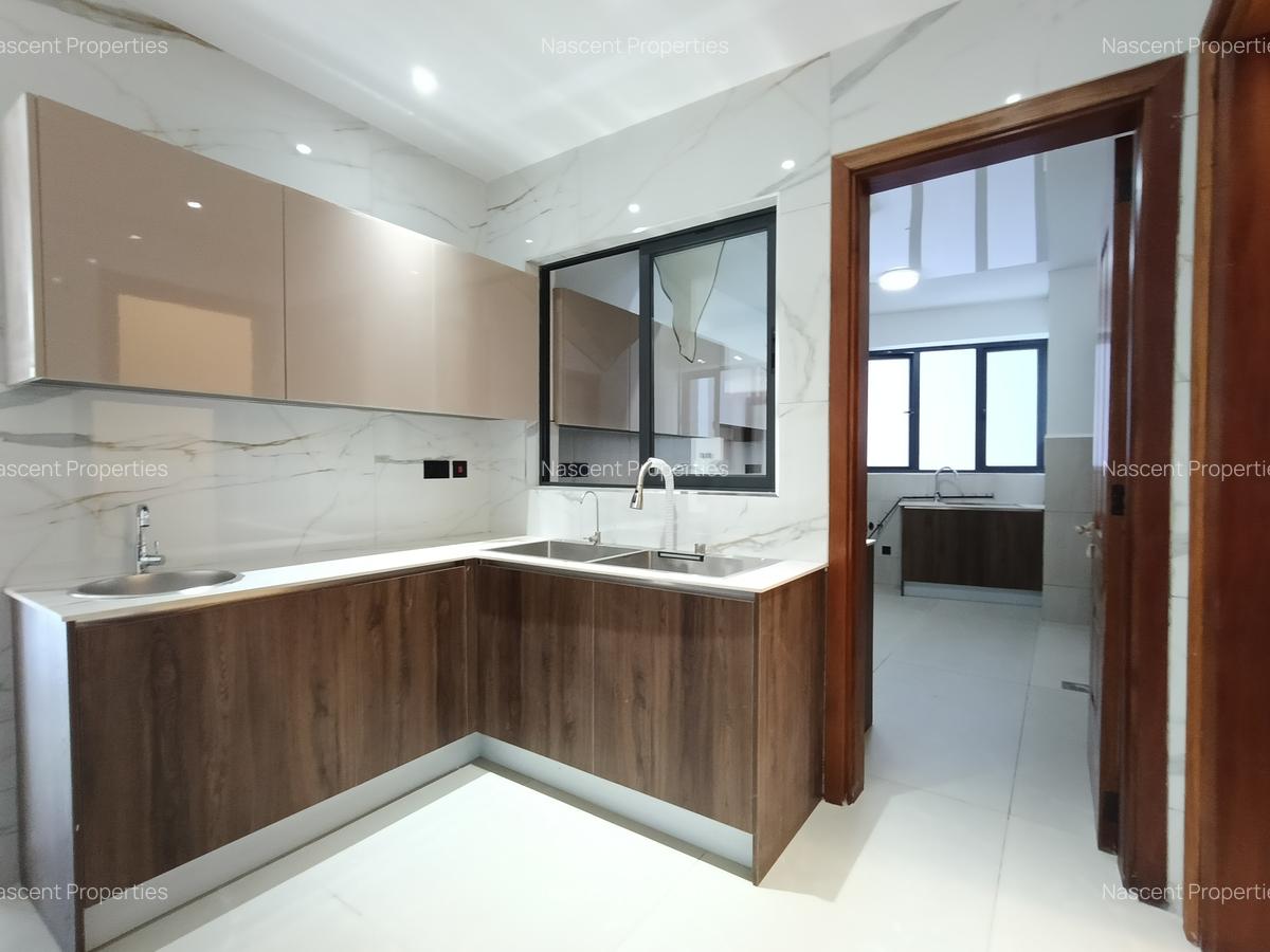 3 Bed Apartment with En Suite in Riverside - 19