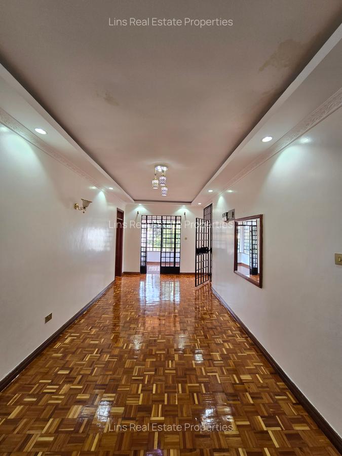 5 Bed House with En Suite in Runda - 16