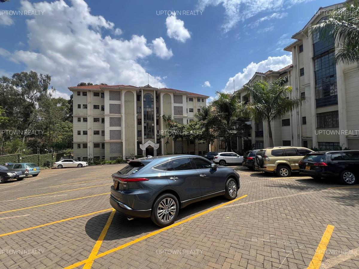 3 Bed Apartment with En Suite at Lavington - 1