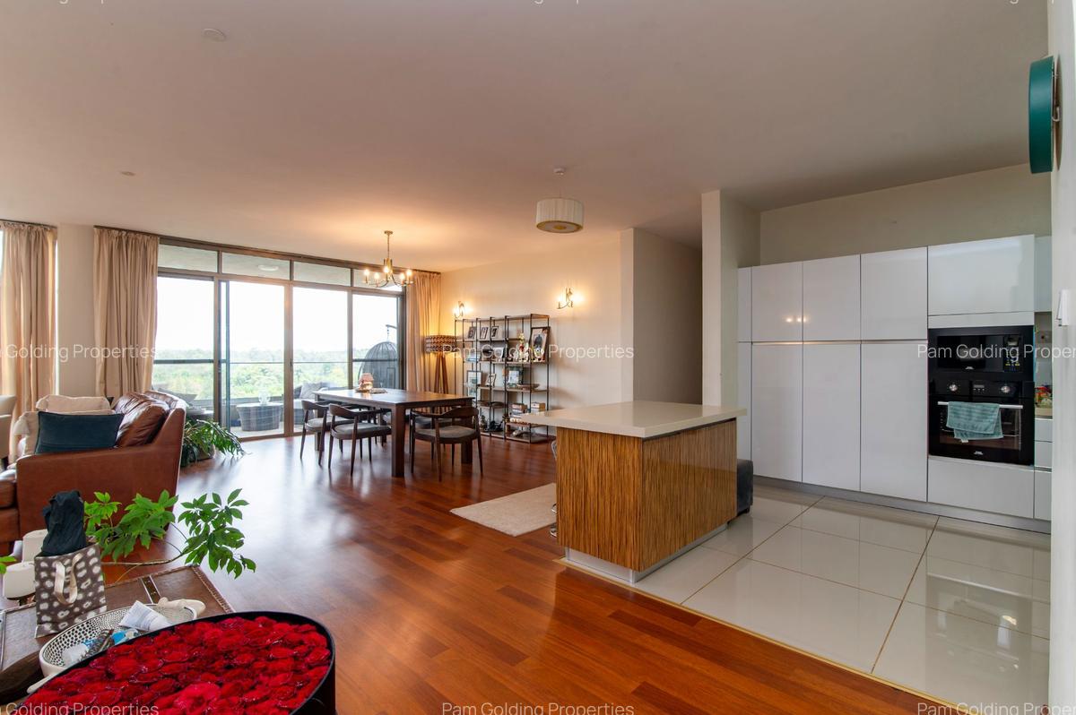 3 Bed Apartment with En Suite at 6Th Parklands - 18