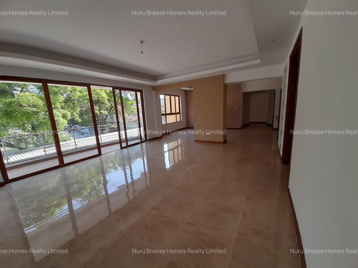 3 Bed Apartment with En Suite in Lavington - 2