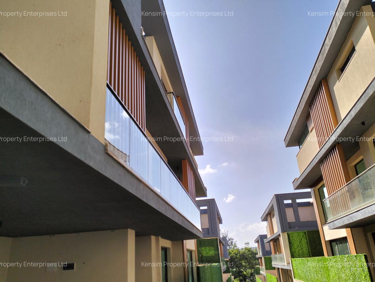 5 Bed Townhouse with En Suite in Lavington - 9