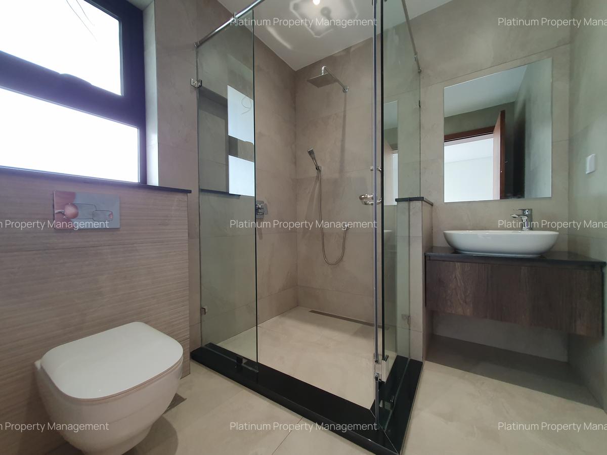 5 Bed Townhouse with En Suite in Kitisuru - 8