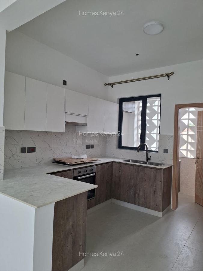 2 Bed Apartment in Brookside - 2
