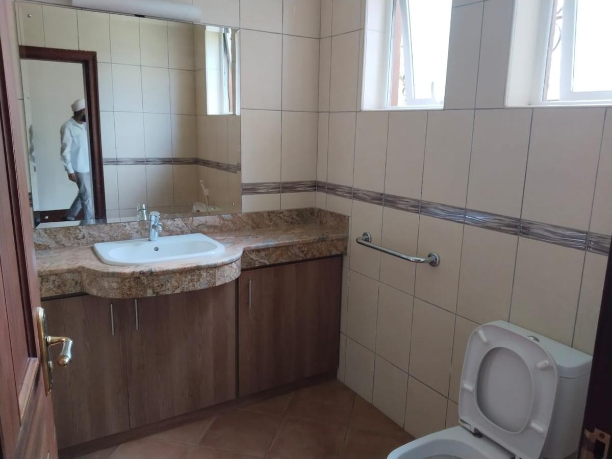 4 Bed Townhouse with En Suite in Westlands Area - 15